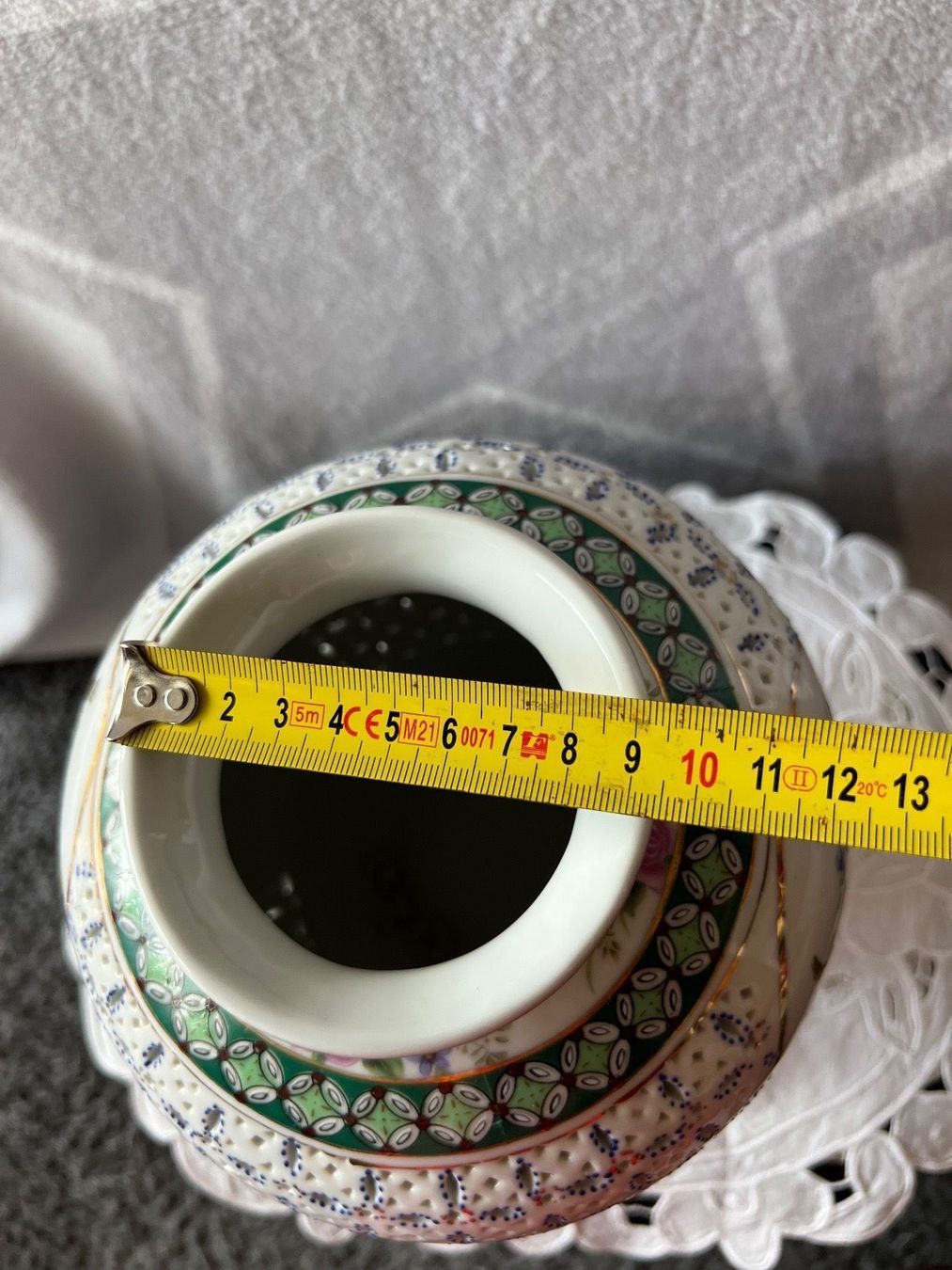 Vasi & Recipienti: Chinesische Ziervase Durchbruchmuster – Usato da Frenkendorf venduto da Only1 9