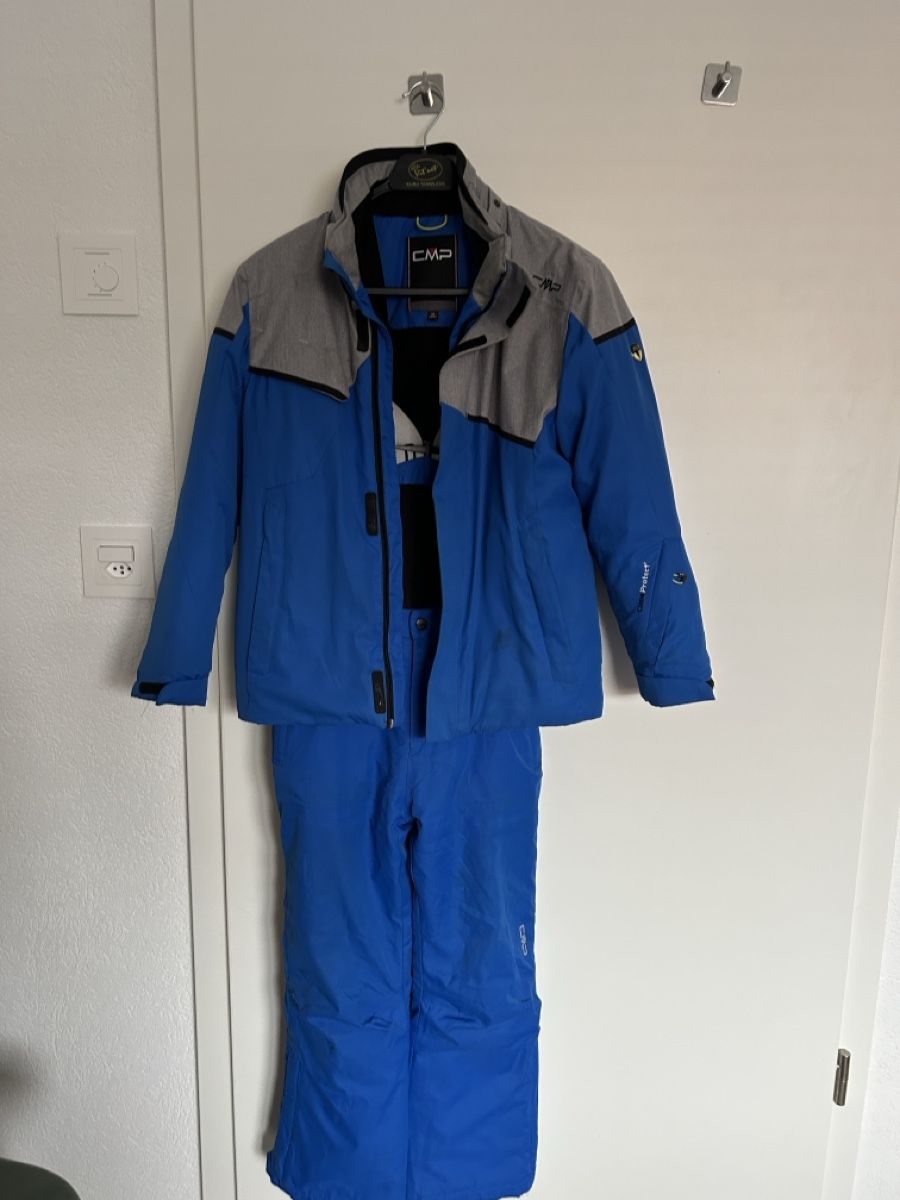 CMP Lotti di vestiti: CMP Ski Suit - Jacket and Trousers /9-11 ans – Usato da Marin-Epagnier venduto da Kty_1907
