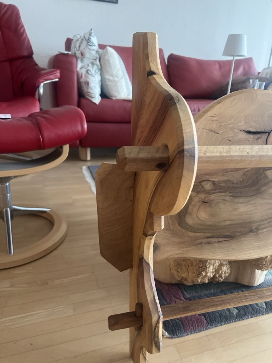 Guardaroba: Stabiler Nussbaum-Garderobe Einzelstück, rustikal, SwissMad – Usato da Rorschach venduto da TrendyDeals 3