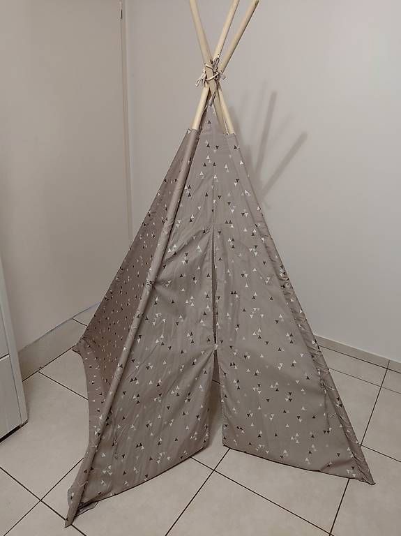 Autres lits & meubles pour enfants: Kinderspielzelt Tipi – D'occasion à Safenwil par RockyFlocky 1