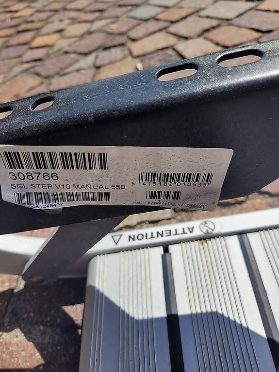 Scale: Thule Single Step manual 550 Trittstufe – Usato da Willerzell venduto da Marzipan12 1