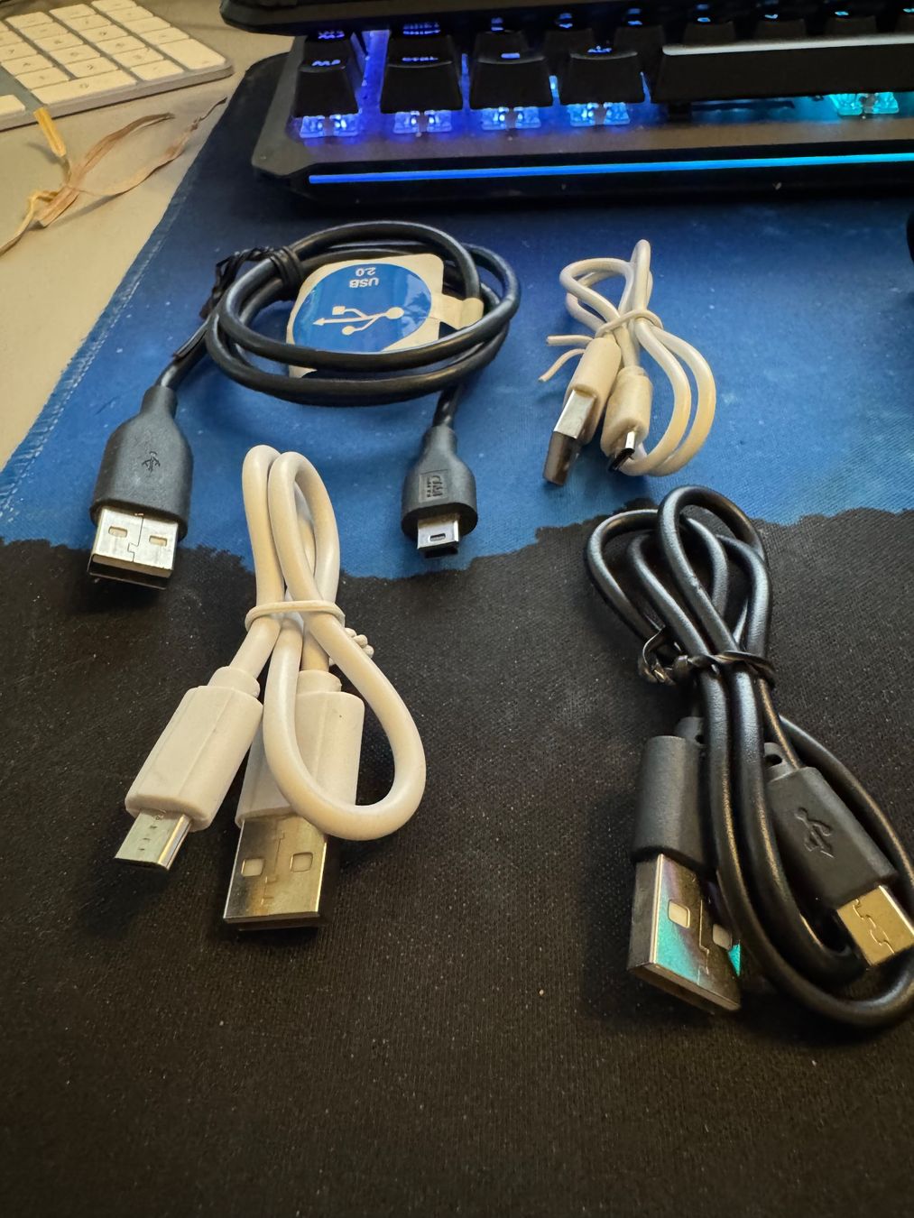 Cavi: USB Kabel Set - Verschiedene Anschluesse – Usato da Burgdorf venduto da Caradhras