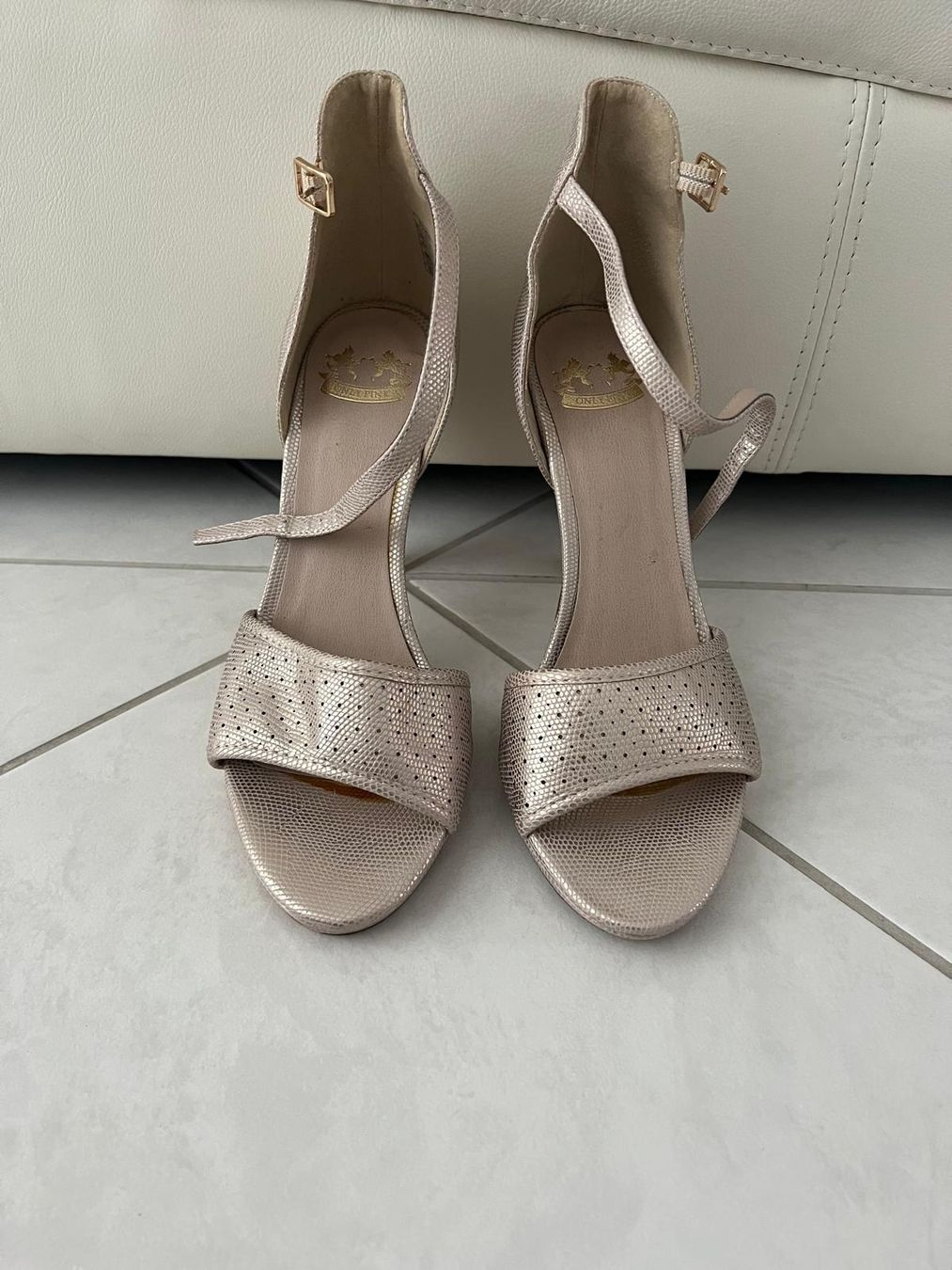 Scarpe da donna: Only Pink Sandalen - Rosegold – Usato da Steinmaur venduto da Kiki_m240