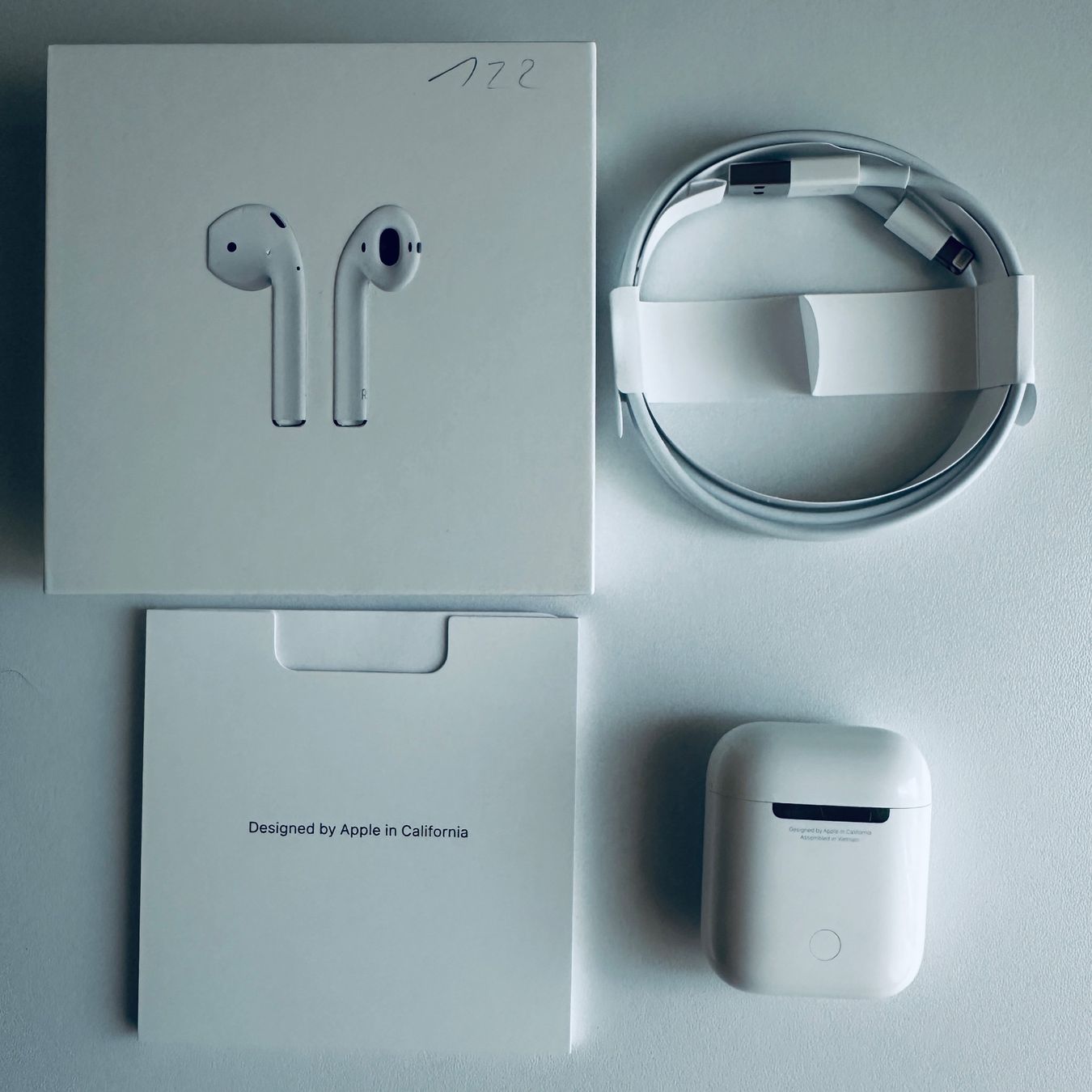 Apple Cuffie: Original Apple AirPods 2 Kopfhörer Wireless Lightning Kabel – Usato da Basel venduto da MY.AIRPODS.SHOP