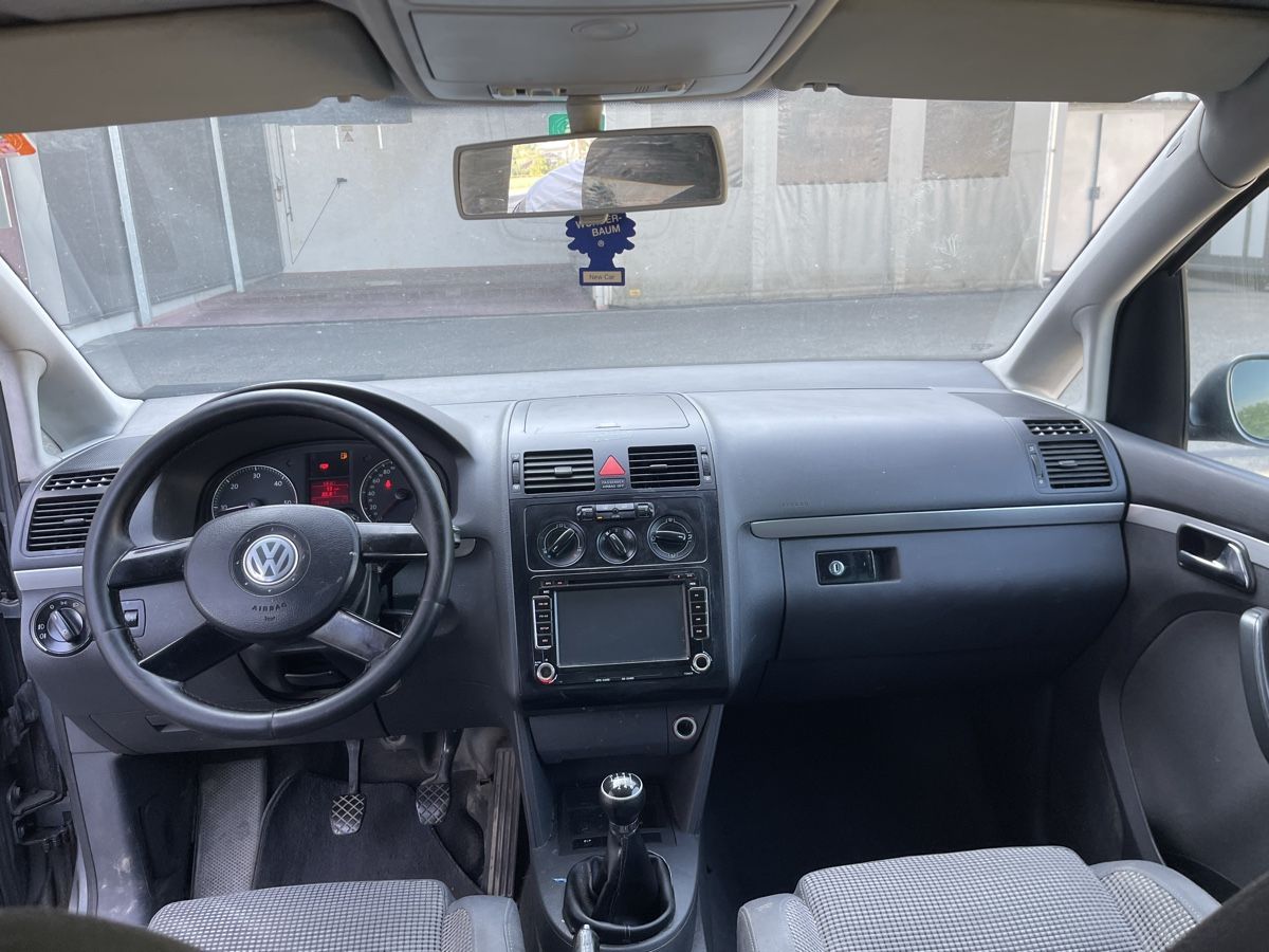 VW Autos: VW Touran 2.0TDI 7 Platz – D'occasion à Spiez par bertula 6