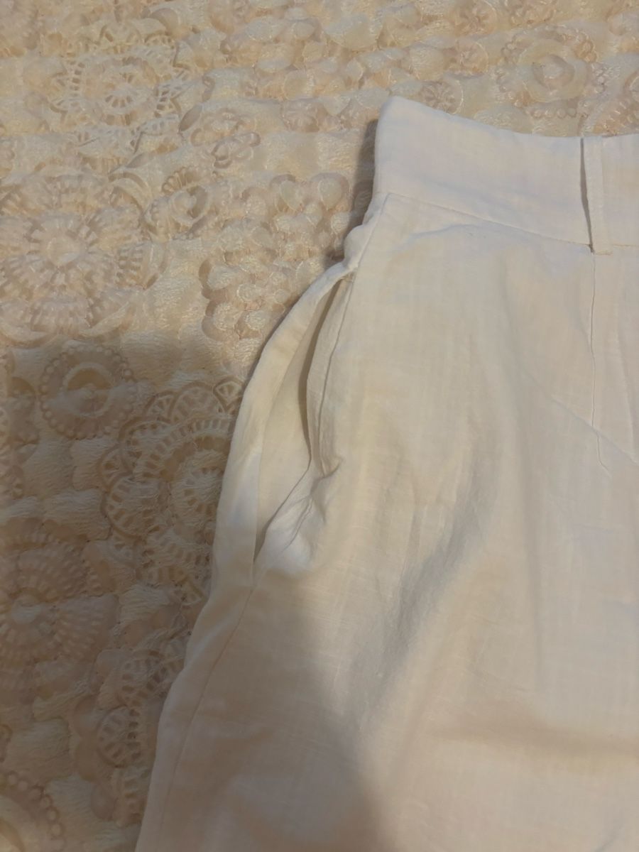 Pantaloni: Weisse Sommer Shorts, Grösse M/L, – Usato da Arbon venduto da Viktoriaa 4
