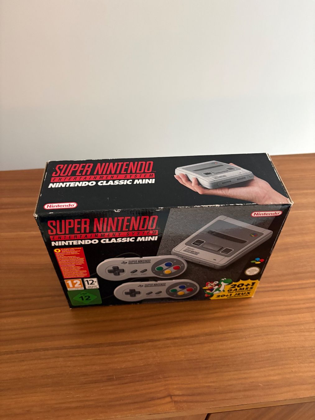 Nintendo Consoles: Super Nintendo Classic Mini Konsole mit 2 Controllern – D'occasion à Zürich par hak_x7hp 1