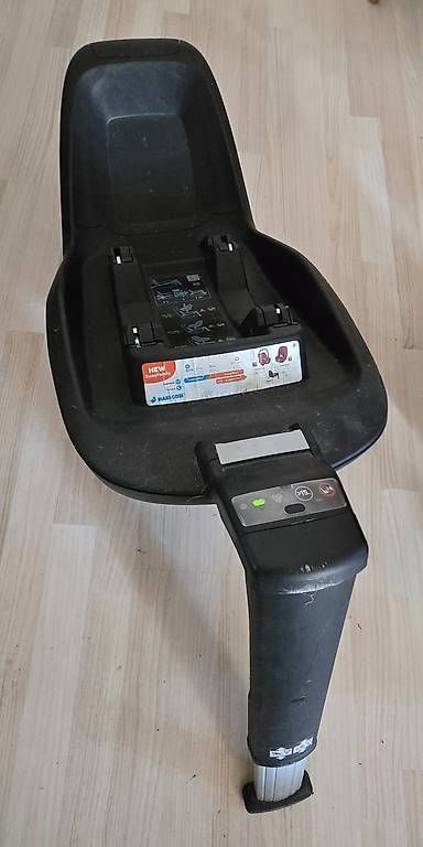 Seggiolini per auto: Maxi-Cosi 2wayPearl Kindersitz mit 2wayFix ISOFIX-Basis – Usato da Krauchthal venduto da choklay 1