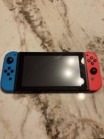 Nintendo Switch Konsole Set blau rot gebrauchter Zustand