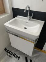 Schönes Lavabo mit Armatur und Unterschrank, demontiert, top