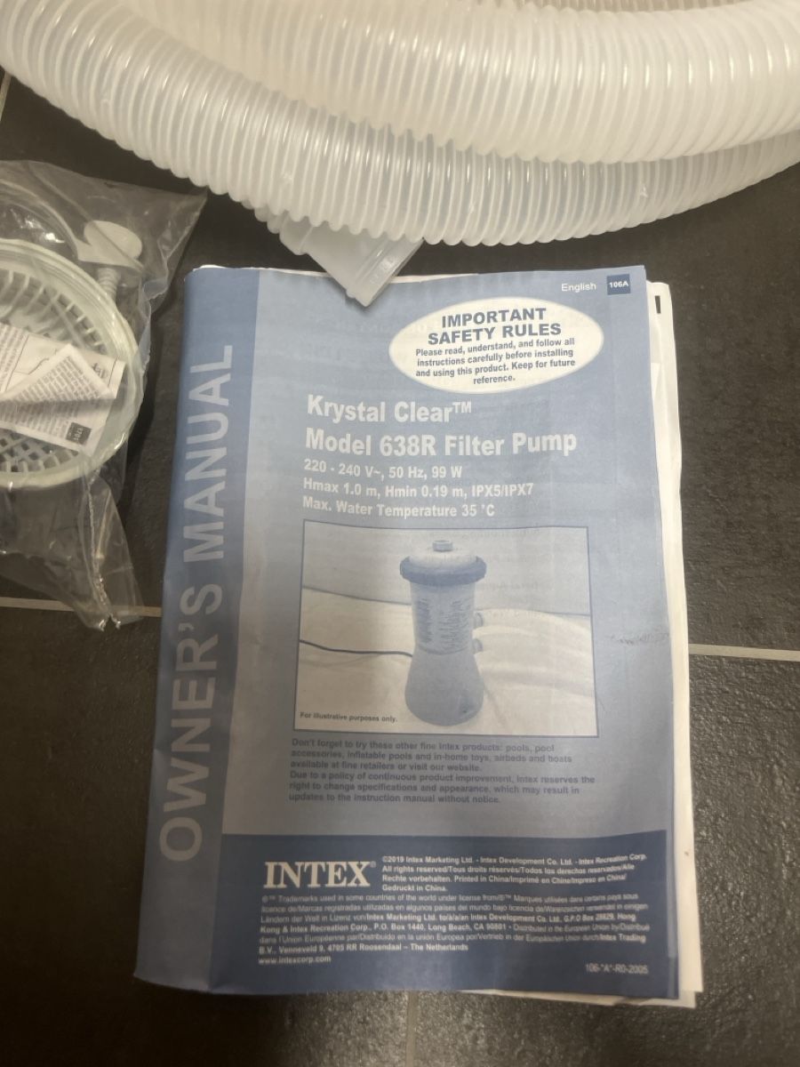 Piscine: Intex Krystal Clear Filter Pumpe Neuwertig – Nuovo (secondo la descrizione) da Däniken SO venduto da powderdome 1