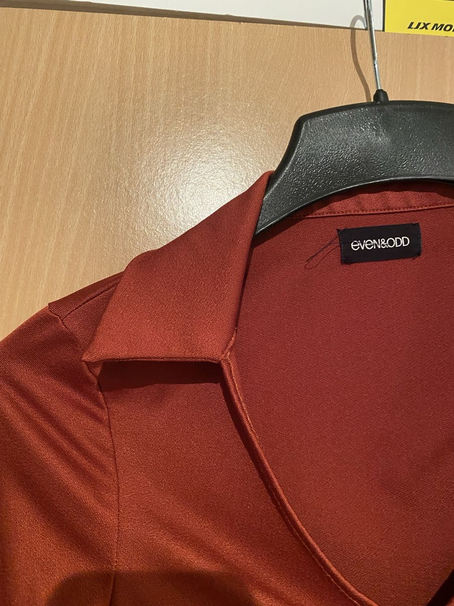 Tops: Top avec élastique – D'occasion à St-Légier-Chiésaz par lea_6k5s 1