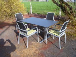Sitzplatztisch 4 Stühle