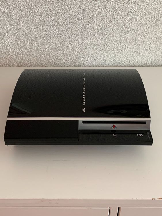 Playstation 3 Defekt mit 2 Controllern Kaufen auf Ricardo
