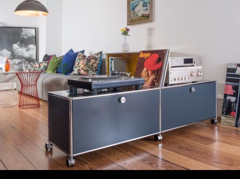 USM Kommoden: USM TV Lowboard Lieferung  Gratis – Gebraucht aus Thun von Thuno6 6