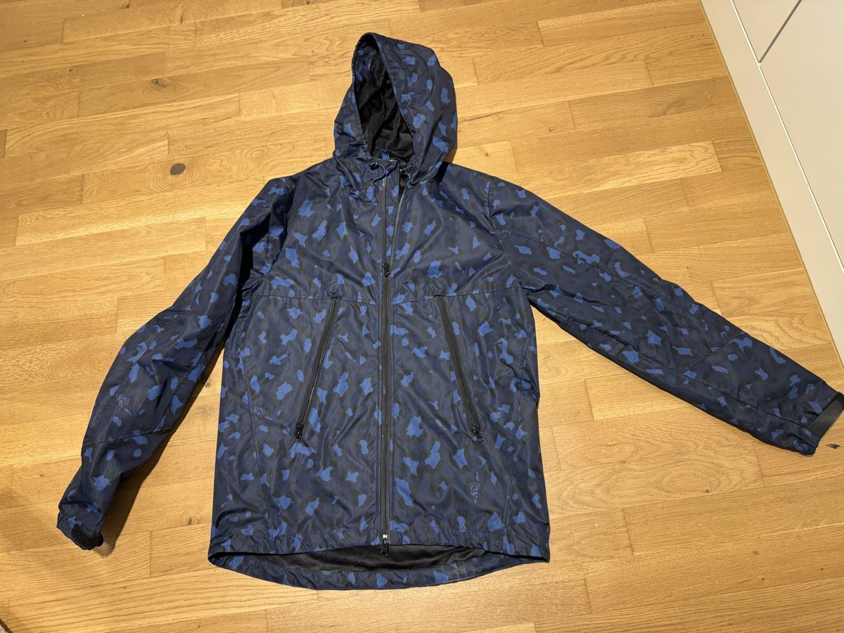 H&M Giacche: H&M Divided Regenjacke, Herren Grösse M – Usato da Altendorf venduto da wqv_97 2