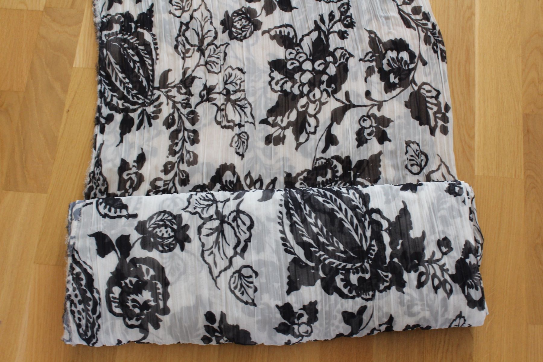Stoffe: Chiffon – Neu (gemäss Beschreibung) aus Zürich von yvo_9d6l 1