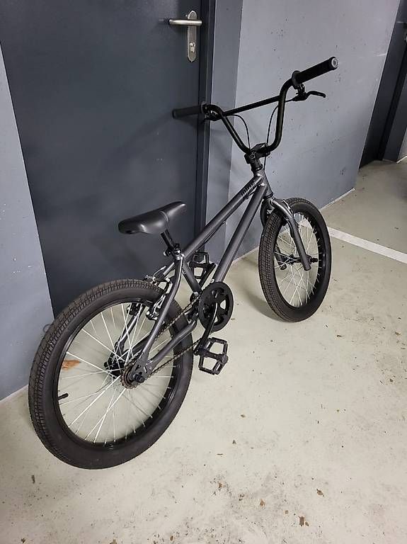 Decathlon Vélos: Bicicletta BMX B'Twin WIPE 20" Decathlon – D'occasion à Mendrisio par ste_7sqp 2