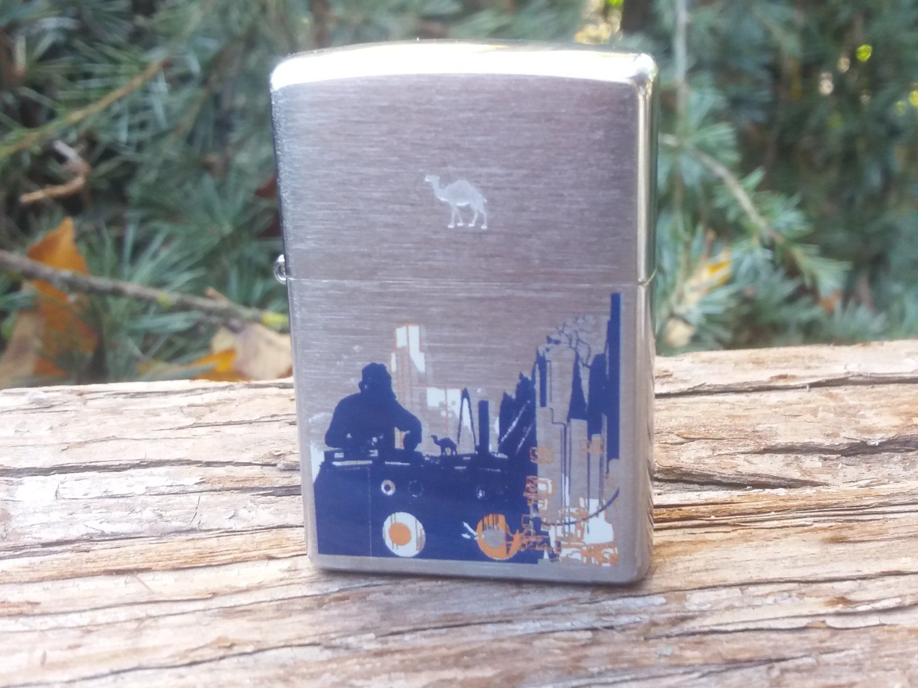 Zippo Accendini: Zippo (Camel) neuf, 2005 – Nuovo (secondo la descrizione) da Meyrin venduto da toutatis