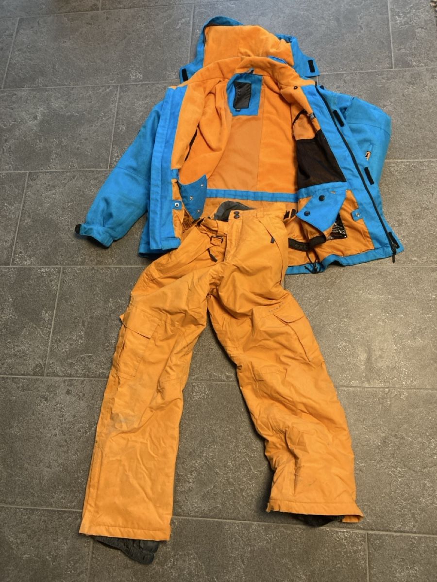 Lotti di vestiti: Extend Skijacke & Hose Gr. 140 – Usato da Gunzwil venduto da Heimatchochi
