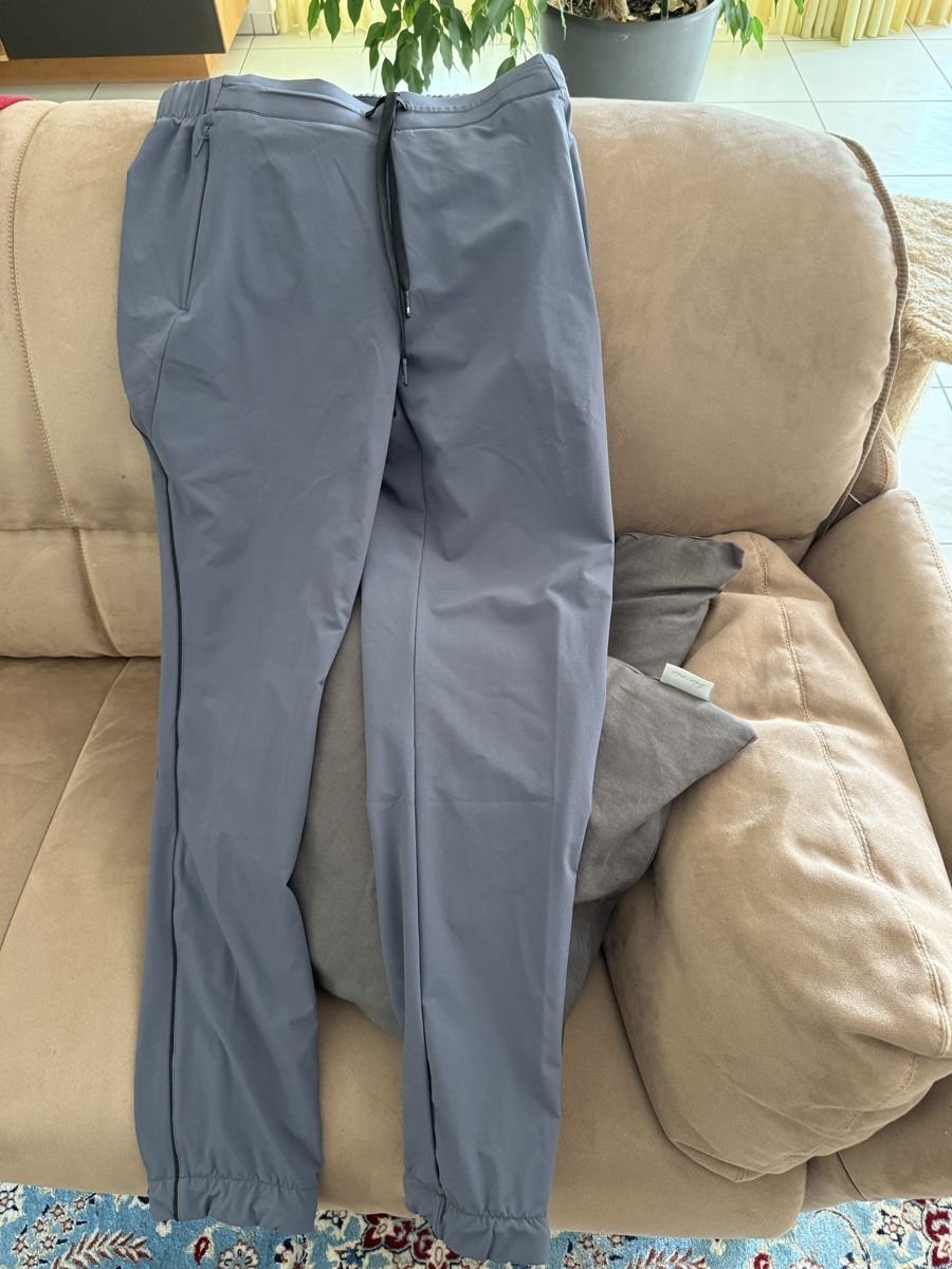 Pantaloni: ON Damen Active Pants W – Nuovo (secondo la descrizione) da Schneisingen venduto da Tomthedragon 1
