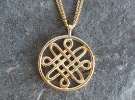 „Ruyi-Knoten“ Glücksanhänger, 18K Gelbgold