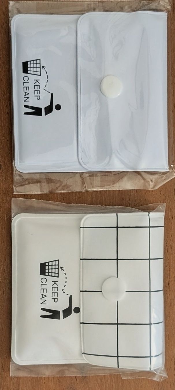 Aschenbecher: 2 Stück Taschen-Aschenbecher, NEU – Neu und originalverpackt aus Zürich von Milk-and-Chicken