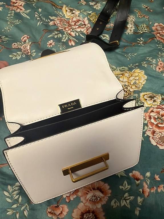 Borse da donna: Prada Milano Bag – Usato da Köniz venduto da ges_786t 3