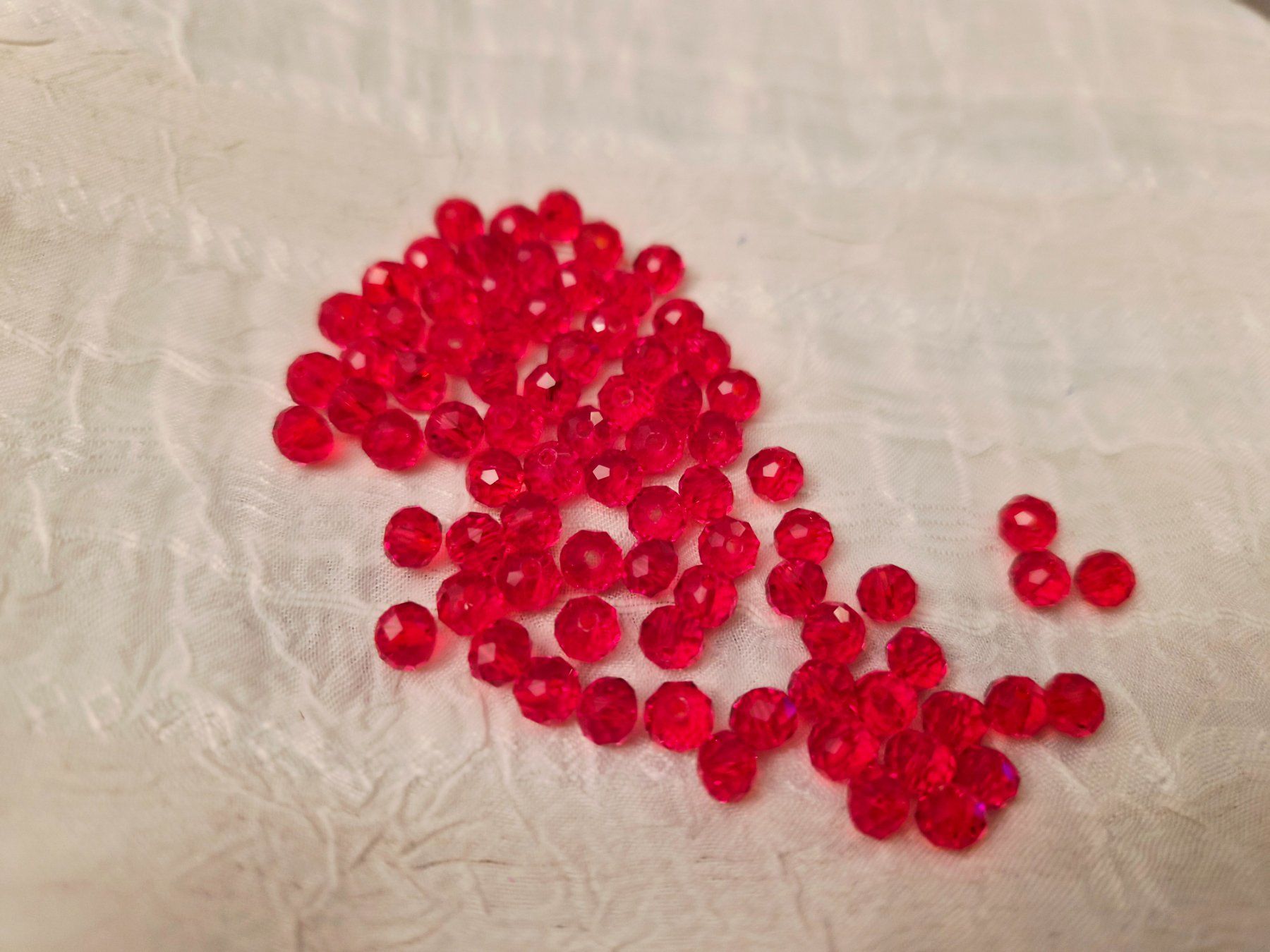 Perle (finte): Glasschliffperlen 6mm  125 stk Rot – Nuovo e nell'imballaggio originale da Dietikon venduto da Eleda 1