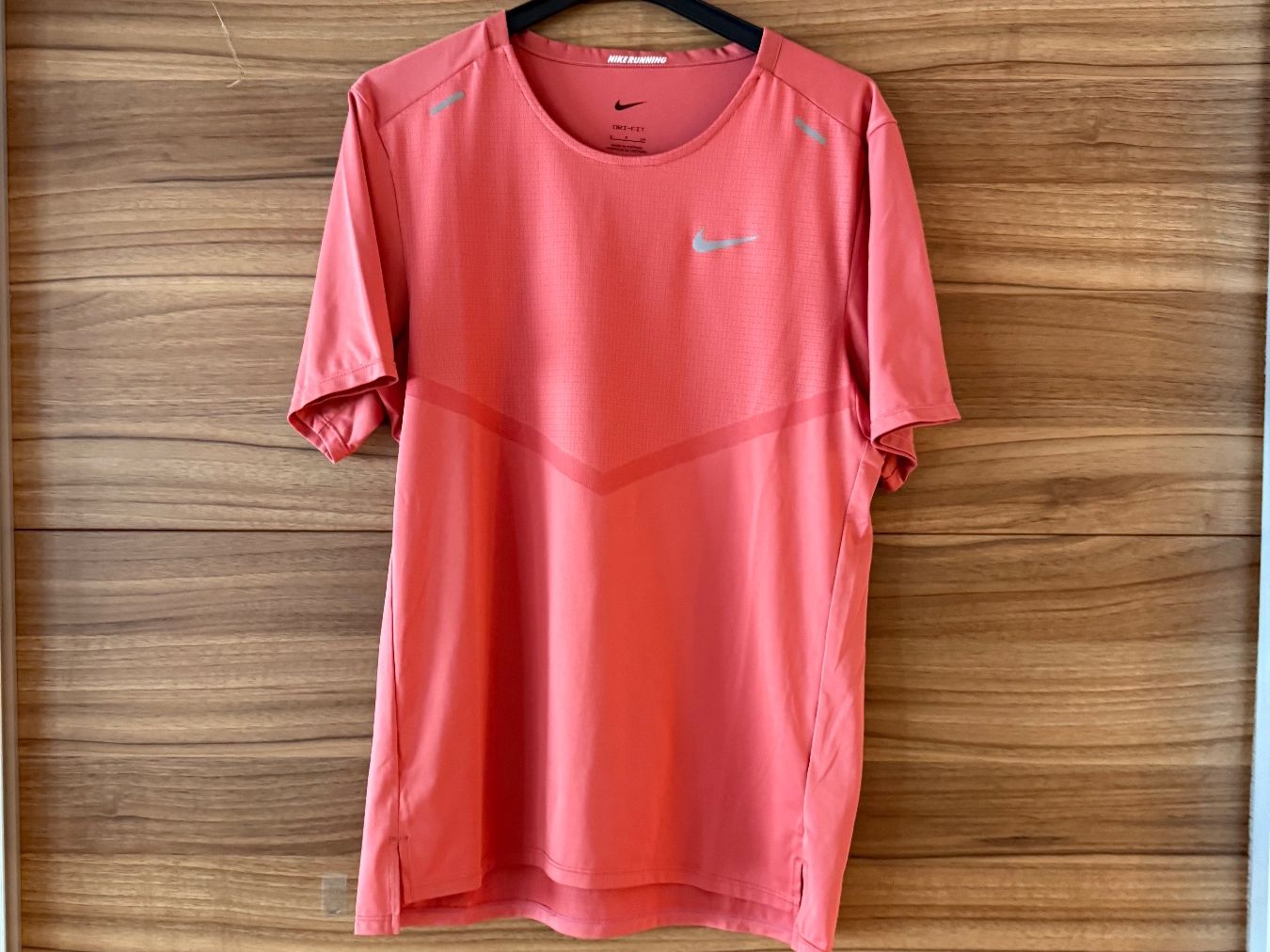 Nike T-Shirts: Nike Running - Performance Shirt Farbe lachs Gr. S – Gebraucht aus Wabern von fengshui63 4