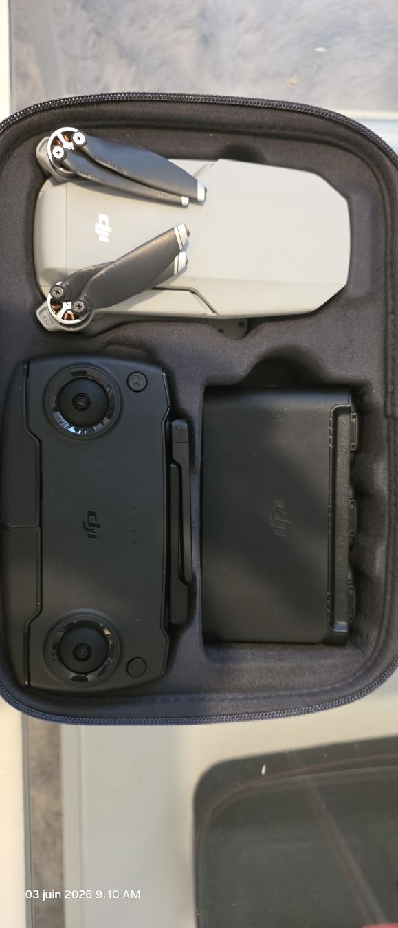 DJI Modellismo RC: DJI Mini II Drone avec télécommande, batteries et étui. – Usato da Avully venduto da ber_5ryd