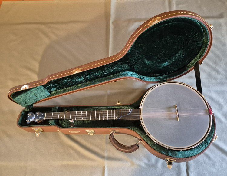 Strumenti musicali: Banjo, 5 Saiten, mit Koffer – Usato da Jona venduto da brackets