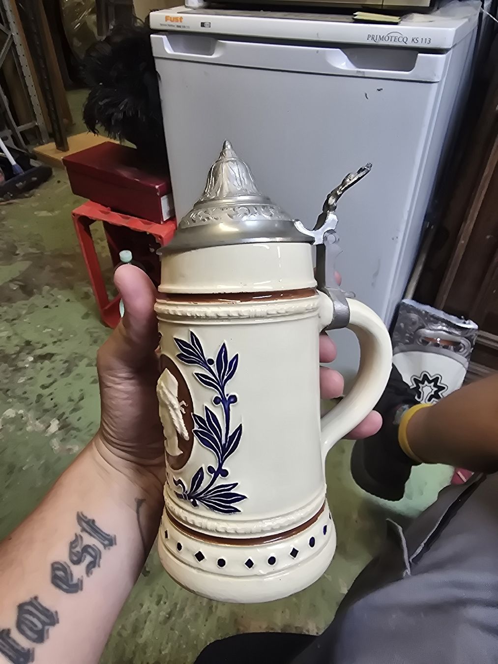 Bicchieri: Bierkrug mit Zinndeckel alt (D1) – Usato da Rorschach venduto da TimelessTrading 1
