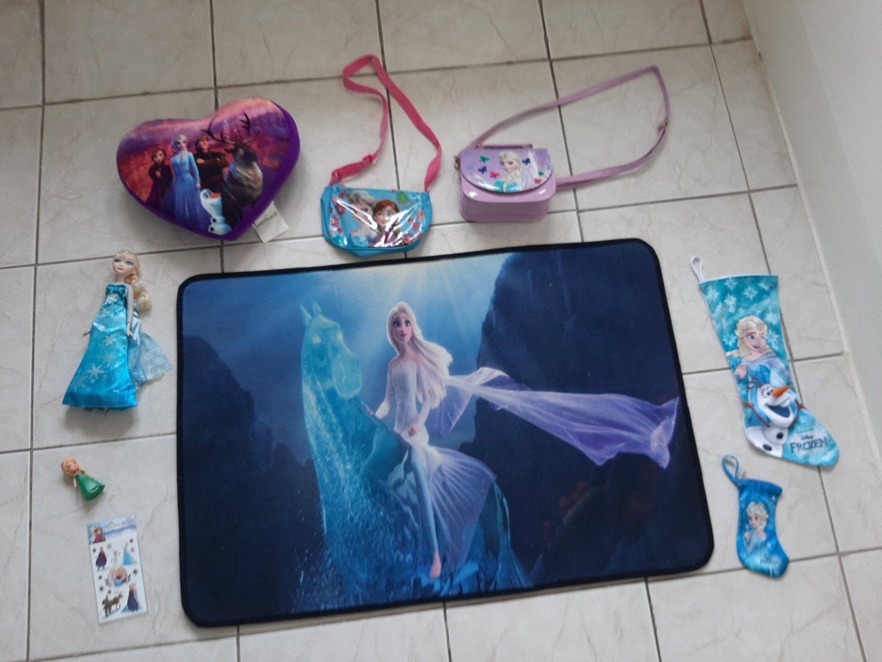 Jouets: Frozen Set – D'occasion à Brissago par lucabell