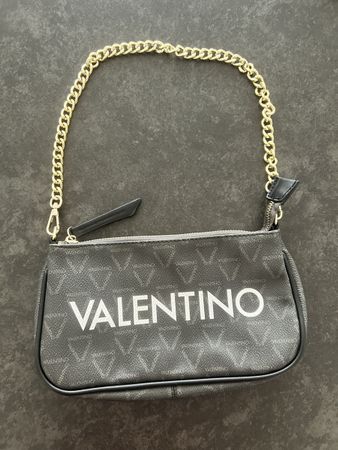 Valentino Bag - Schwarz mit goldener Kette
