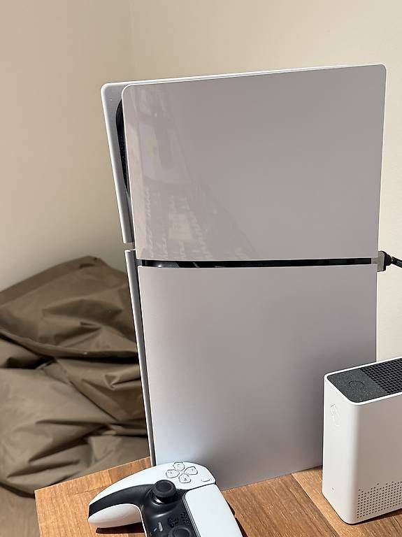 Sony Consoles: Ps5 Slim mit Controller und Bluetooth Headset – D'occasion à Küsnacht ZH par nor_gp68 1