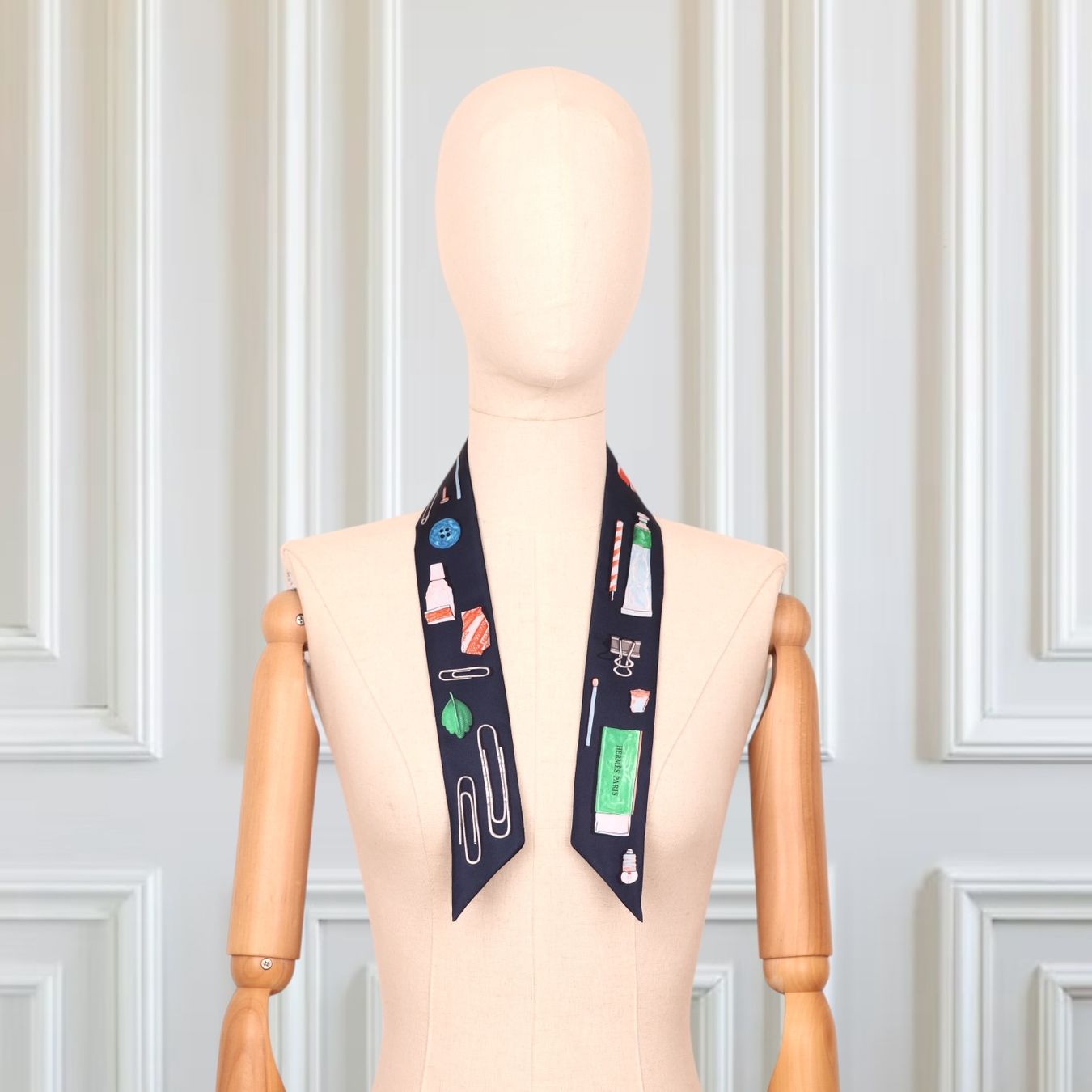Hermès Foulard & Sciarpe: Hermès Twilly "In the pocket" marine – Usato da Binningen venduto da Designerlabels 2