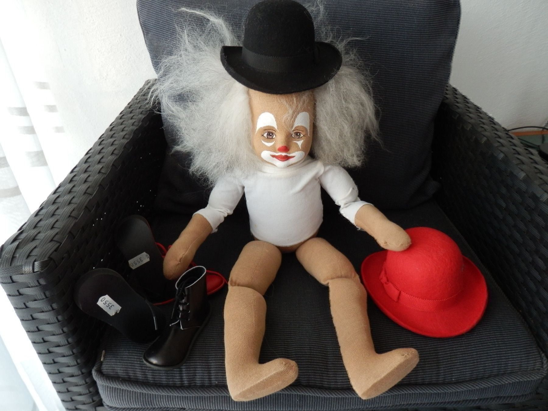 Puppen: Neue Clown Puppe inkl. div. Accessoire – Neu (gemäss Beschreibung) aus Zufikon von lea050