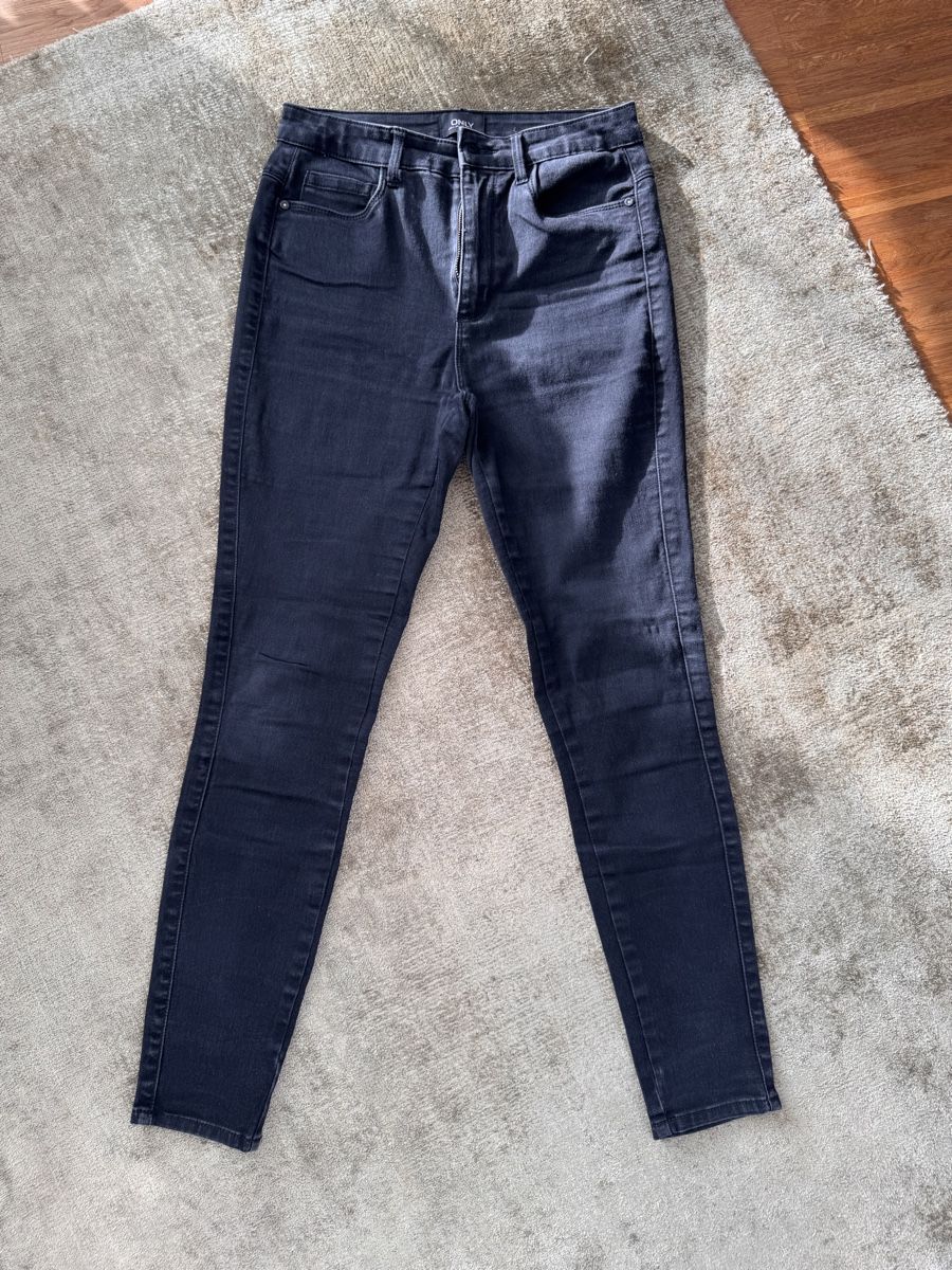 Only Jeans: Only Jeans - Black, Size M - Stylish and Comfortable! – Gebraucht aus Zürich von Tanja_G88