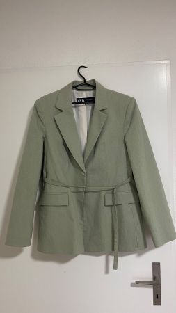 Grüner Blazer von Zara mit Taillenbund, 2 Mal getragen