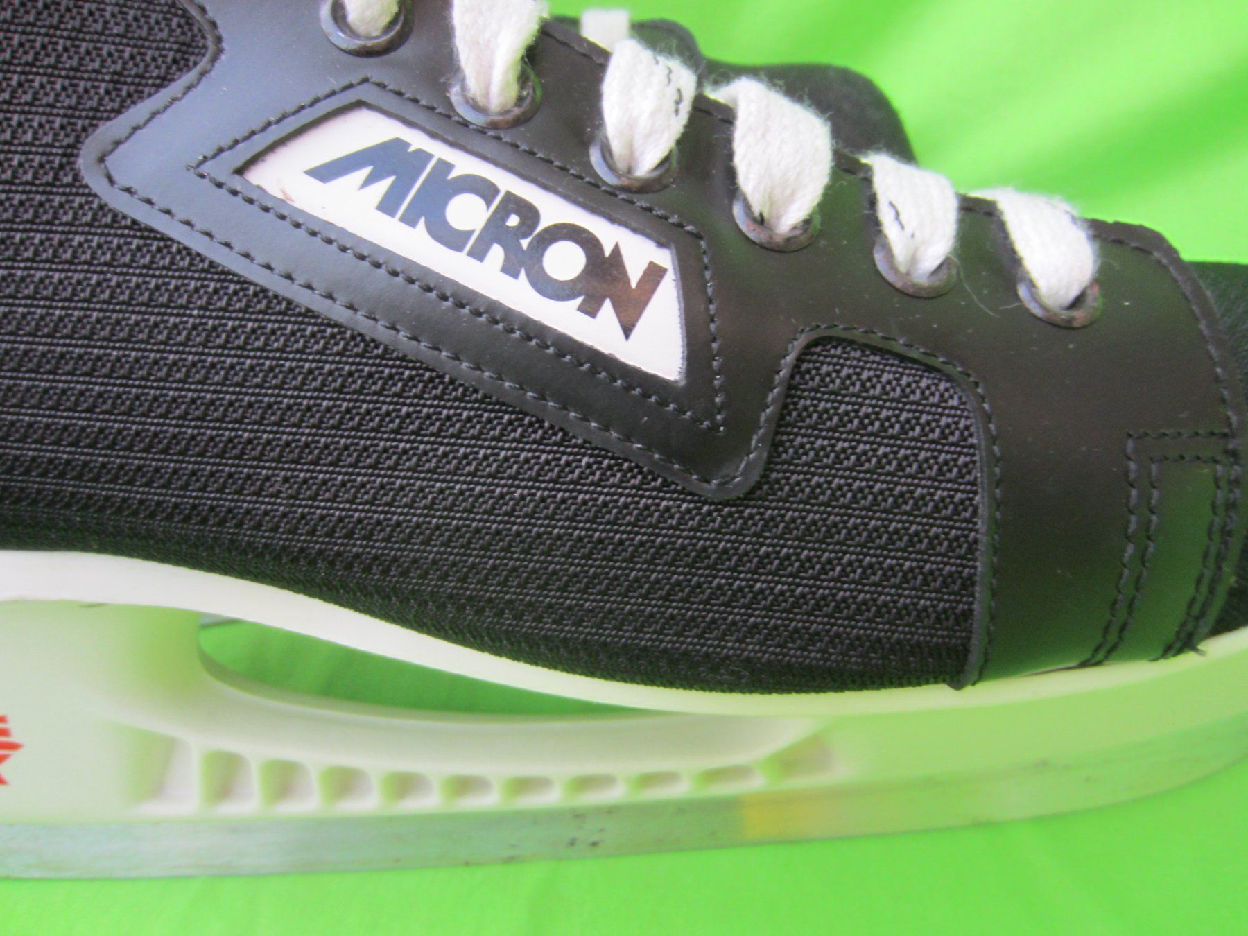 Pattini da ghiaccio: MICRON 550 Schlittschuhe Eishockeyschuhe Fabrikneu Gr.46 – Nuovo e nell'imballaggio originale da Sursee venduto da Tschiger 8