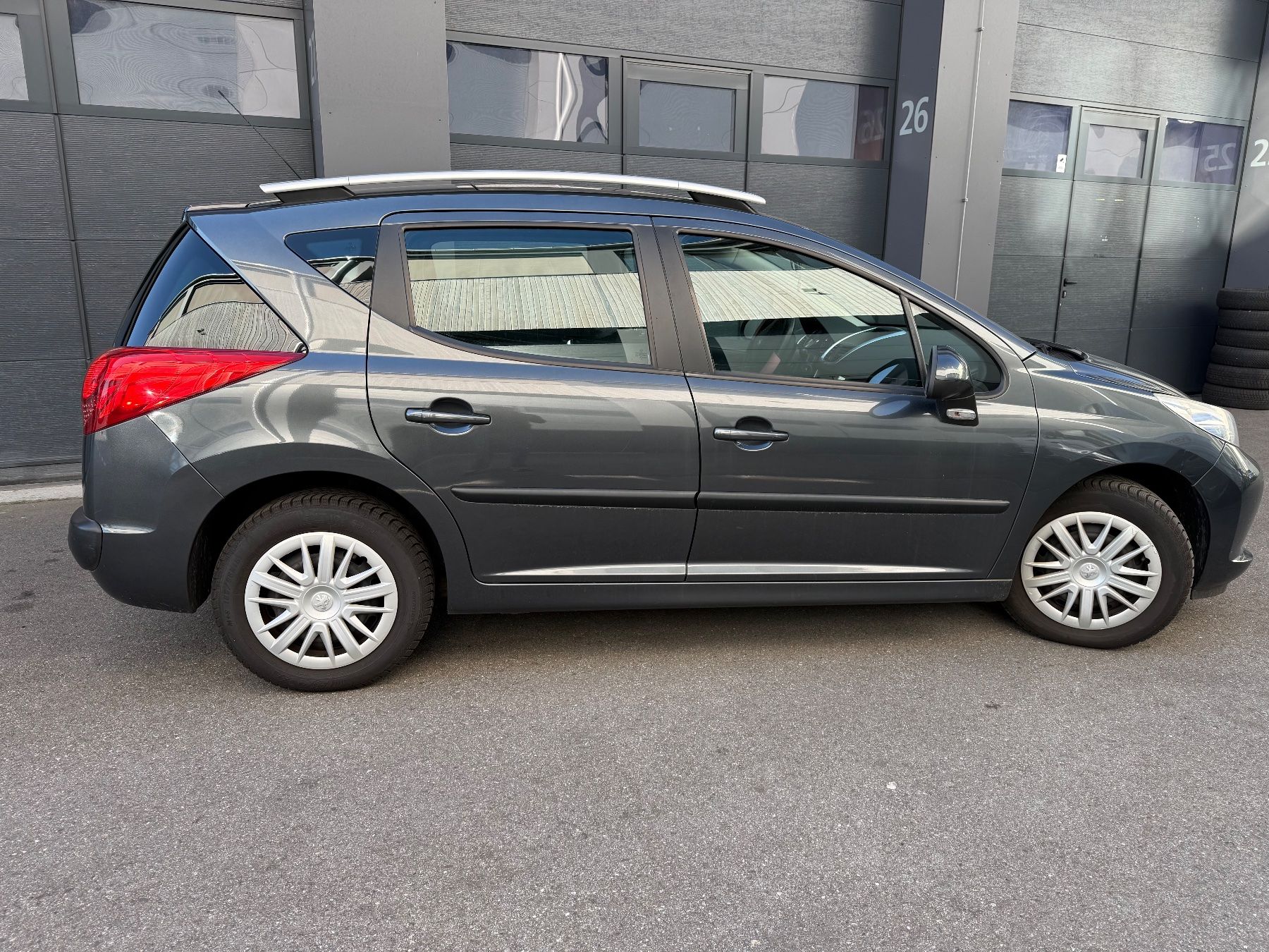 Peugeot Automobili: Peugeot 207 SW  1.6 16V – Usato da Bettlach venduto da Eri-Autos 1