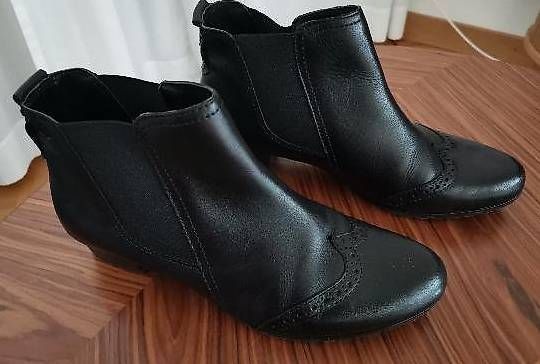 Scarpe da donna: Schwarze Stiefelette, Gr. 38 – Usato da Muri b. Bern venduto da Claudiahuegli