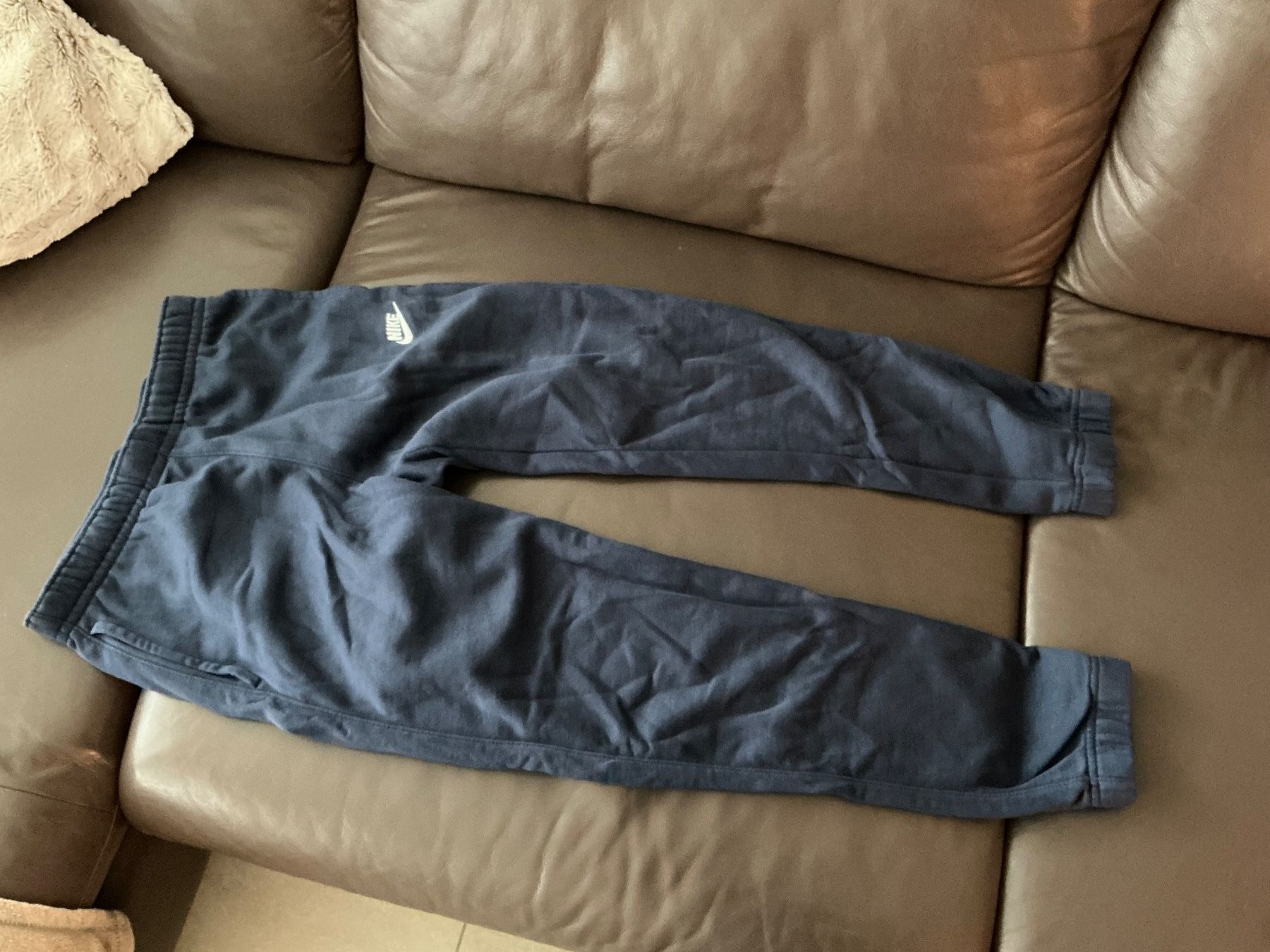 Nike Pantaloni: Nike Jogginghose, dunkelblau, Grösse S – Usato da Würenlos venduto da Chicca2004 2