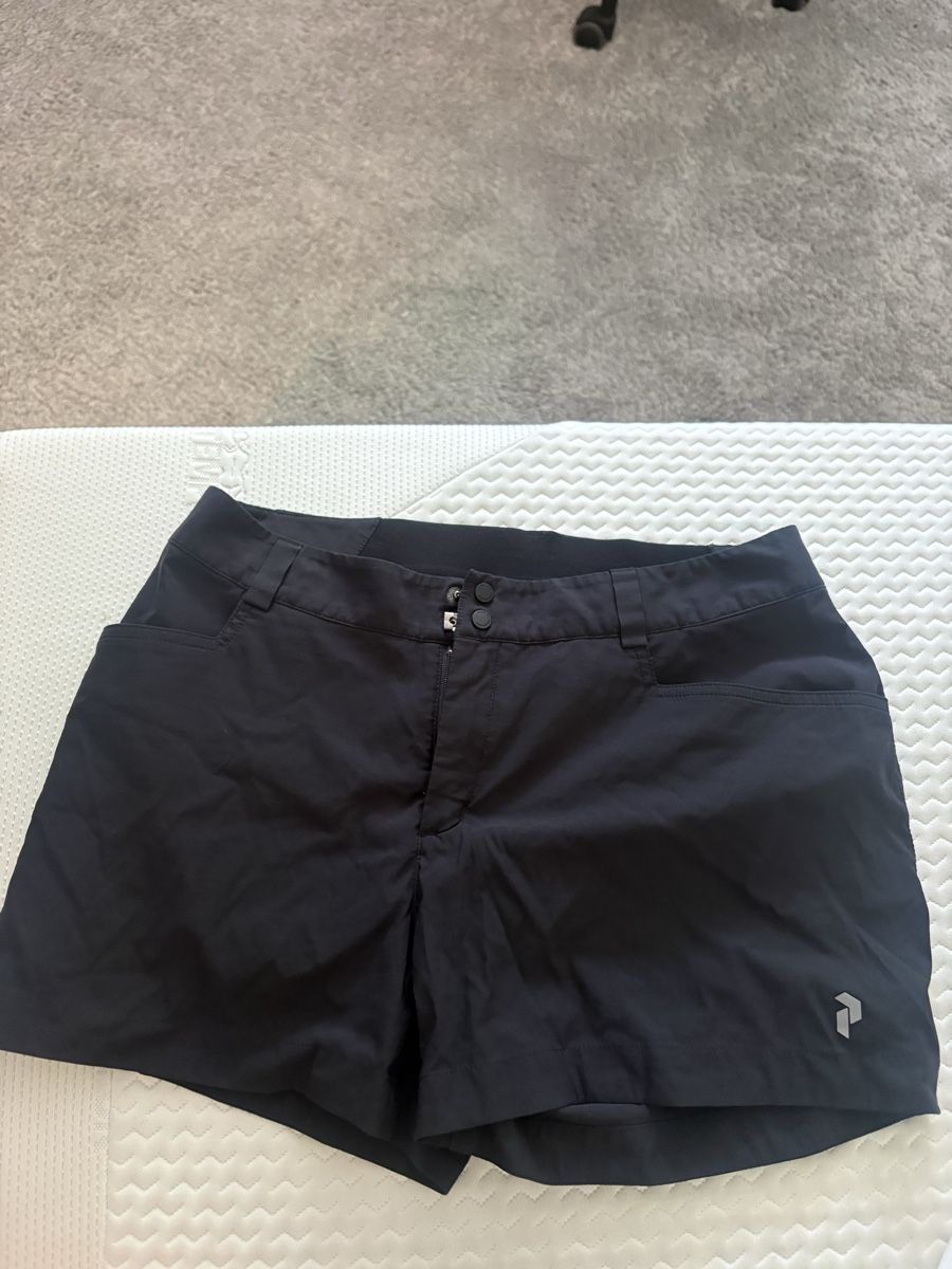 Peak Performance Pantalons: Peak Performance Shorts – D'occasion à Meiringen par falke250