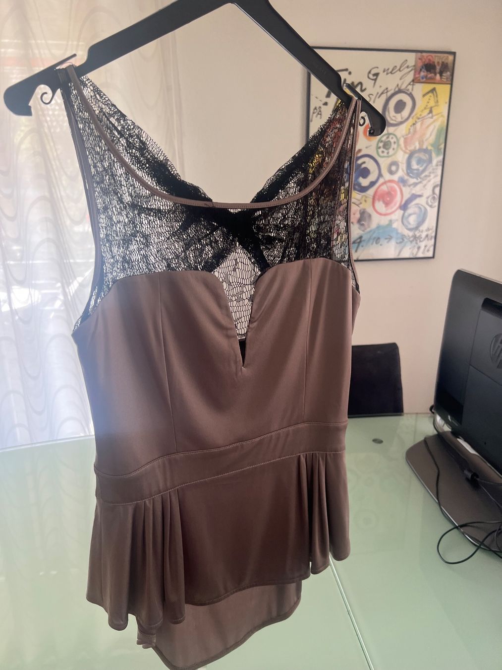Top: Top Guess Gr. M – Usato da Näfels venduto da ale_c9qn