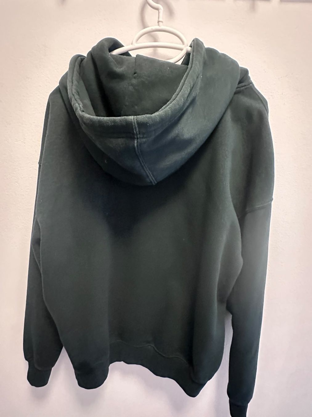 Pulls & Sweat-shirts: Kapuzenpullover grün- Gr. M – D'occasion à Basel par san_2jbt 1