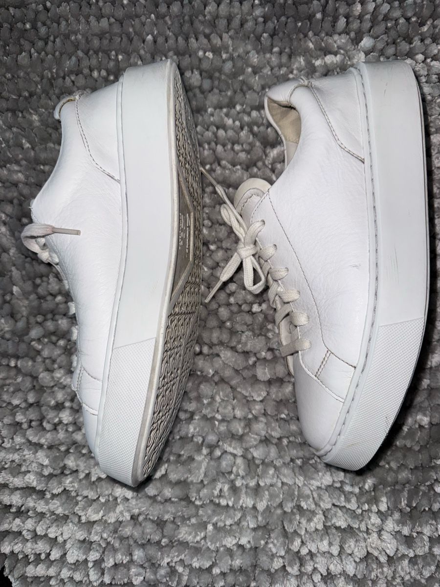 Clarks Herrenschuhe: Weisse Schuhe von Clarks – Gebraucht aus Schlieren von ana_ribeiro19 2