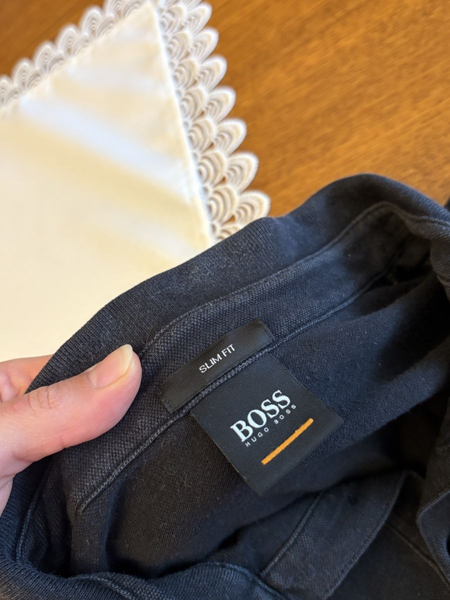 Hugo Boss T-shirt: T shirt Hugo Boss taille S – Usato da Attalens venduto da Skorpionica 2