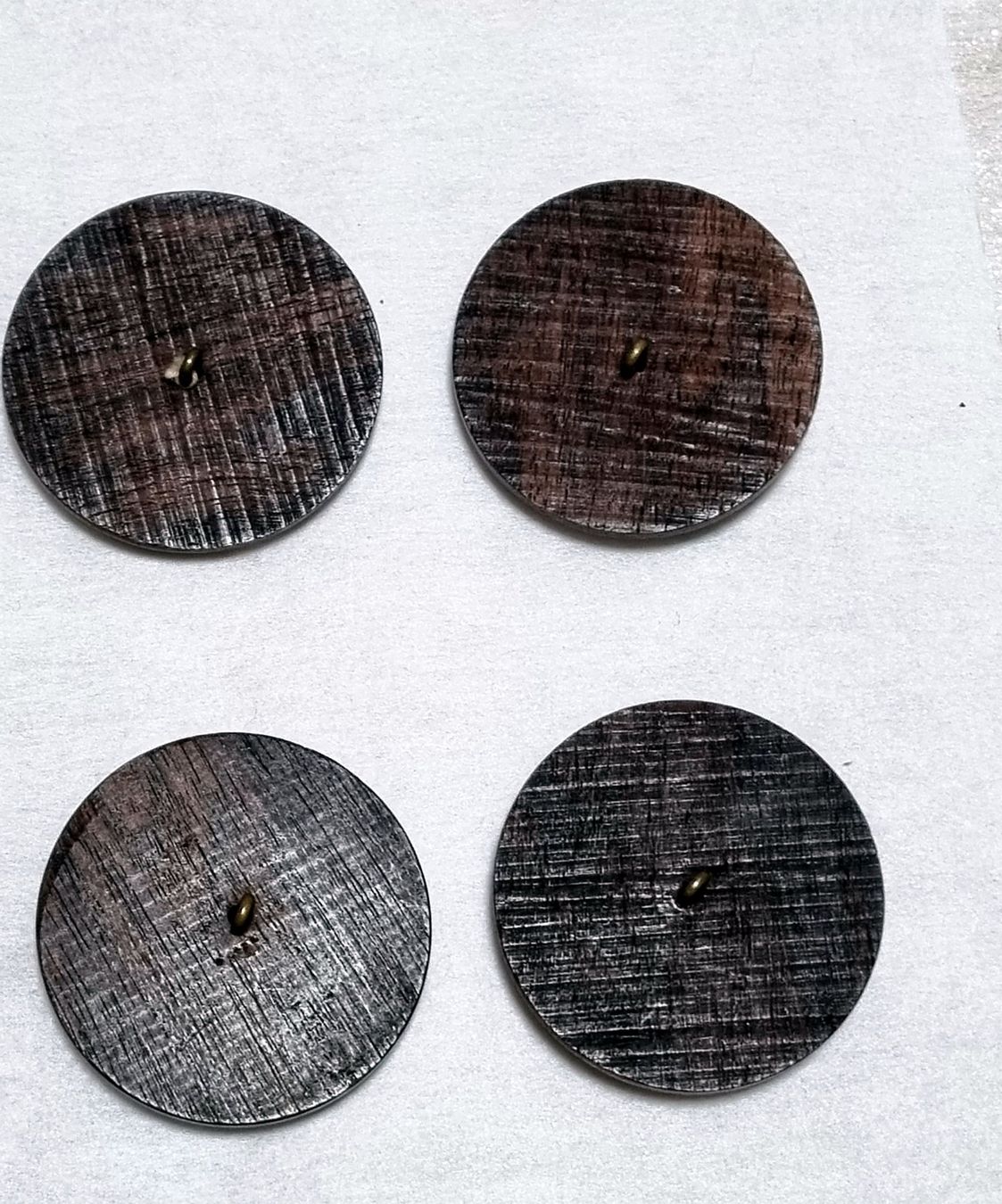 Bottoni: 4 grosse Holz-Knöpfe – Usato da Effretikon venduto da lenalisa63 1